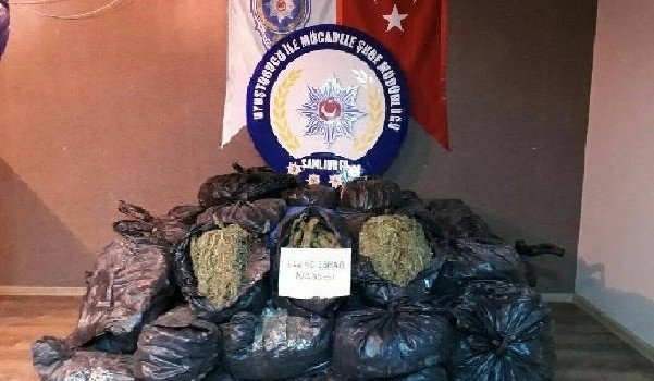 Şanlıurfa'da kaçakçılık ve uyuşturucu operasyonu! 3 gözaltı