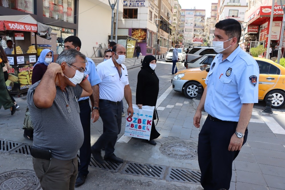 Şanlıurfa’da maske takmayan vatandaşlar uyarıldı 