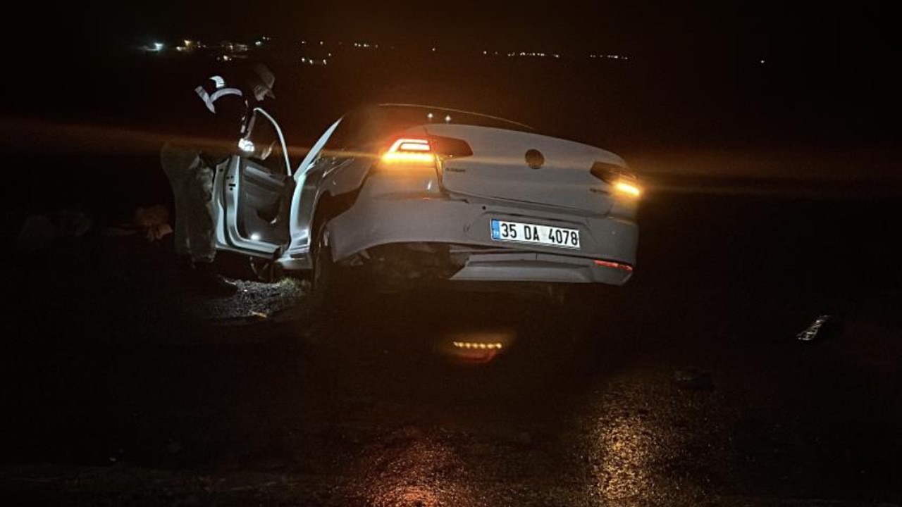 Şanlıurfa’da otomobil şarampole uçtu: 3 yaralı