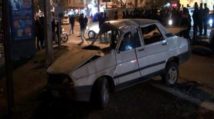 Şanlıurfa'da otomobil takla attı: 5 kişi yaralandı