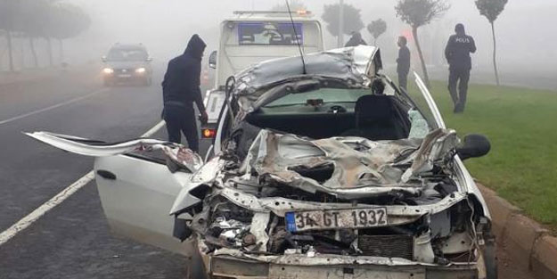Şanlıurfa’da otomobil TIR'a çarptı: 2 yaralı