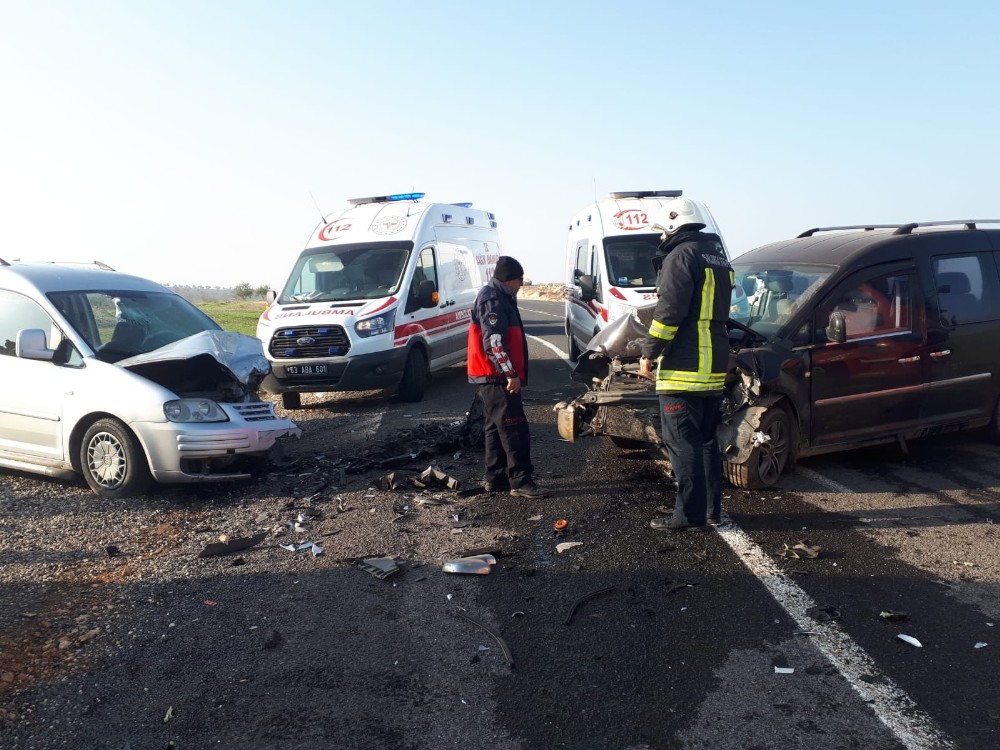 Şanlıurfa’da otomobiller çarpıştı: 6 yaralı 
