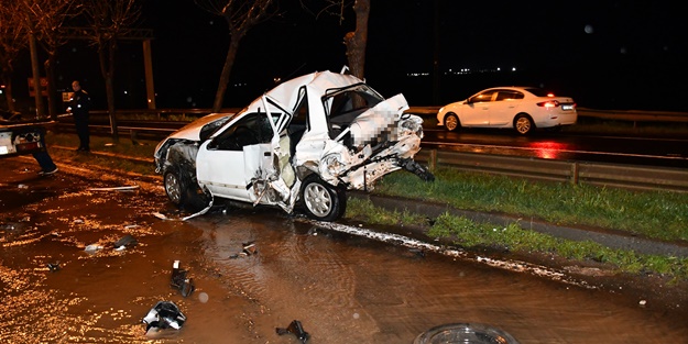 Şanlıurfa’da park halindeki otomobile tır çarptı