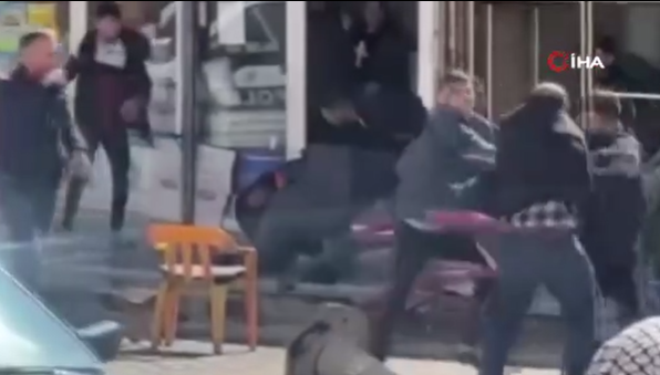 Şanlıurfa'da taşlı-sopalı kavga! Yaralılar var