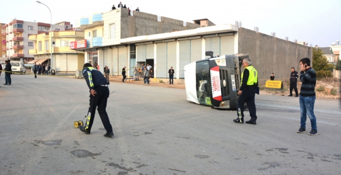 Şanlıurfa'da TIR ile öğrenci servisi çarpıştı: 13'ü öğrenci, 15 yaralı