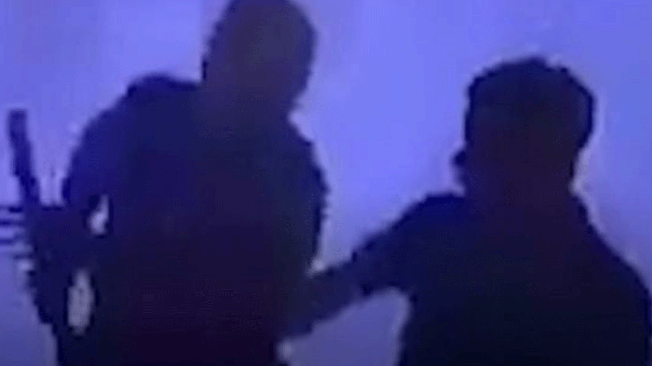 Şanlıurfa'da utanç verici anlar: Veli öğretmeni sopayla dövdü!