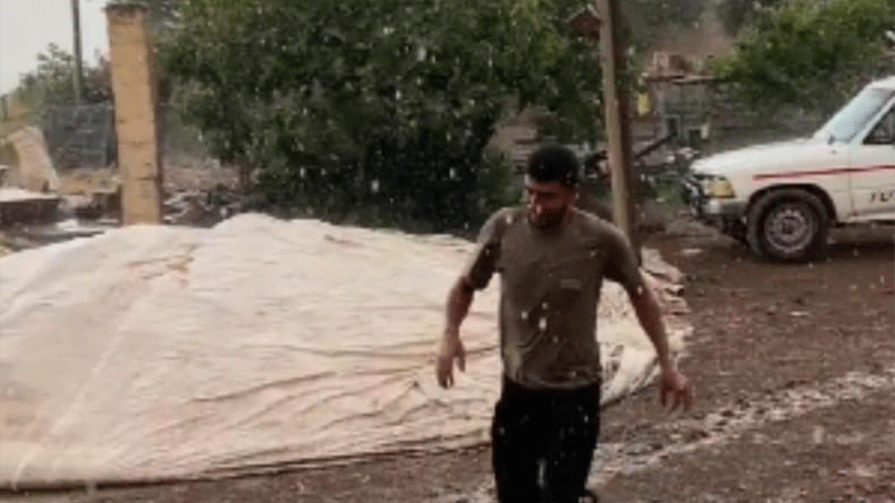 Şanlıurfa’da yaz ortasında sağanak şoku! Vatandaşlar kameraya sarıldı