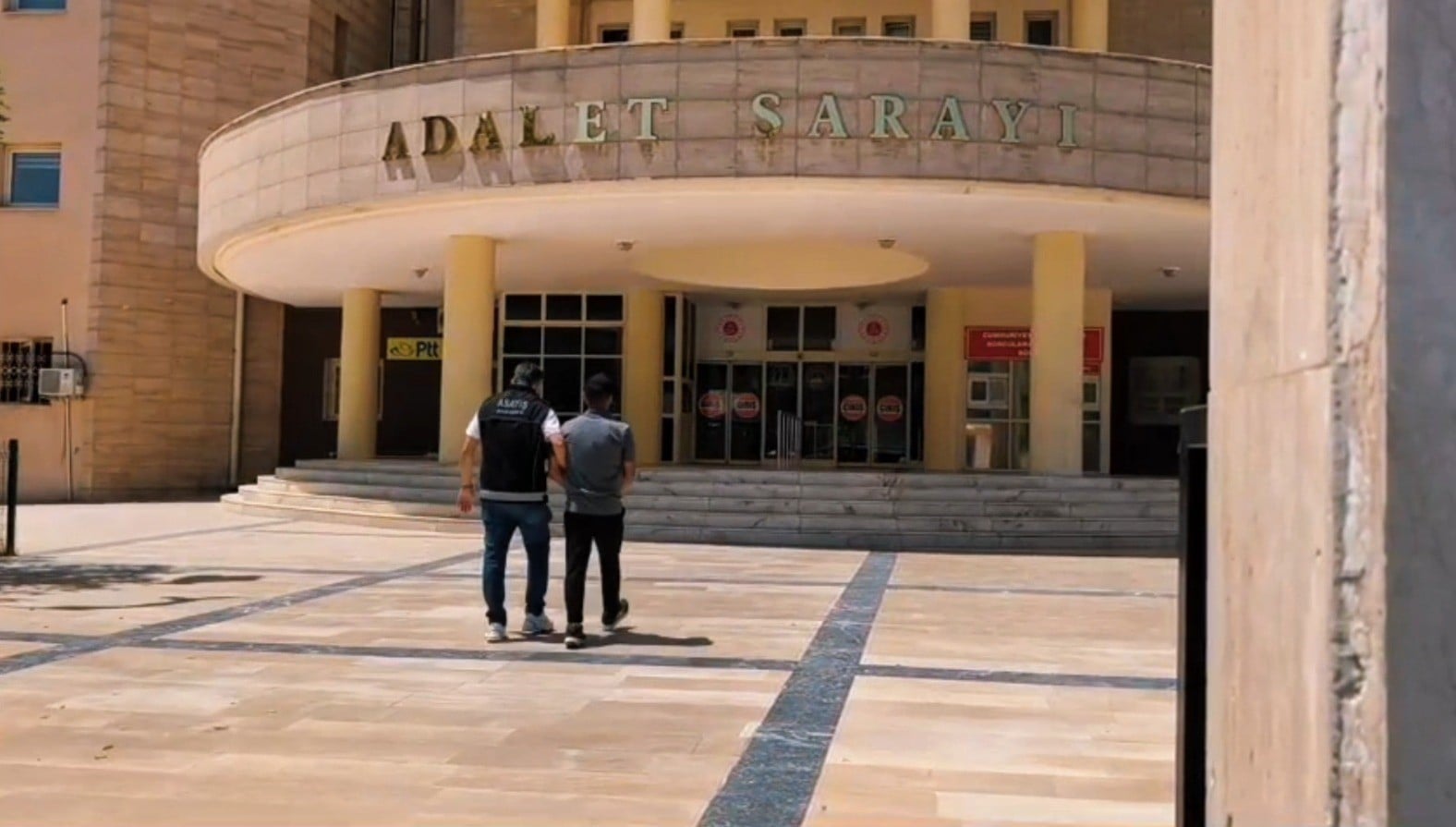 Şanlıurfa'da zehir tacirlerine darbe!