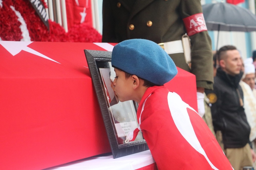 Şanlıurfalı şehit ebediyete uğurlandı 