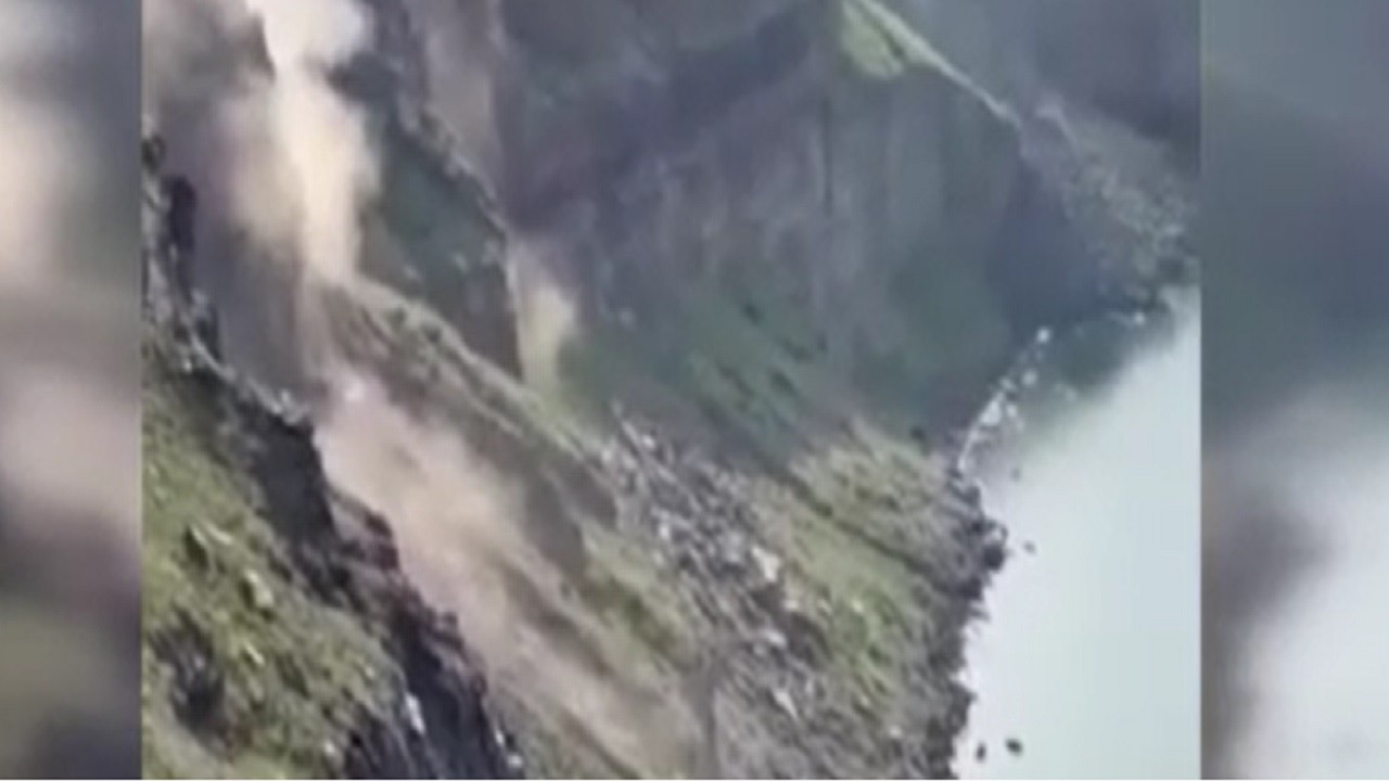 Santorini alarm! Toprak kayması böyle kaydedildi