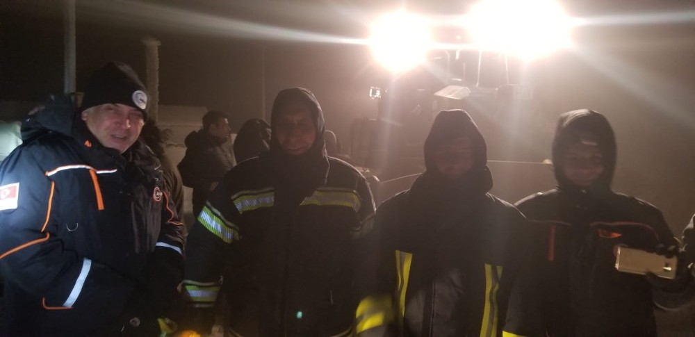 Santralde mahsur kalan 2 kişiyi AFAD ve itfaiye kurtardı 