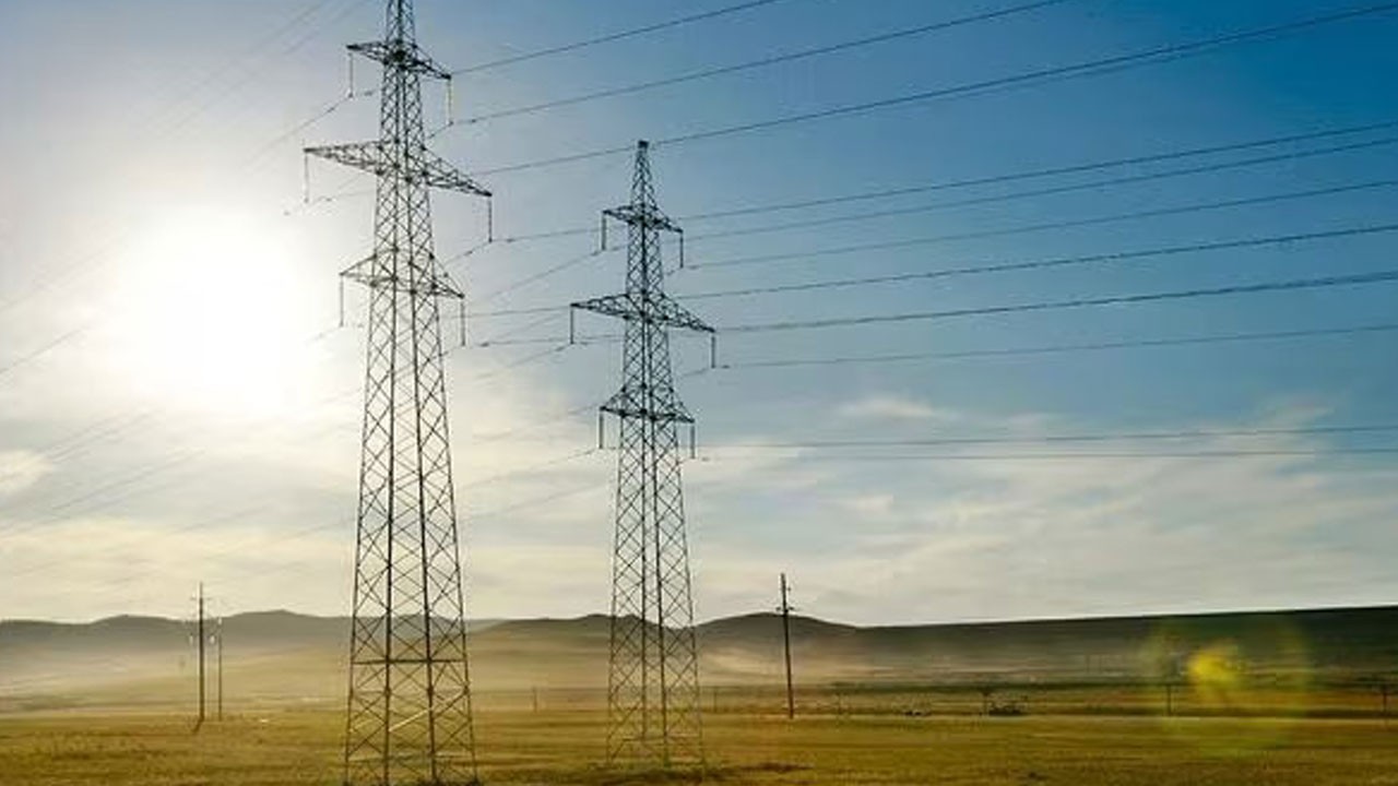 Santraldeki patlama ülkeyi karanlığa gömdü