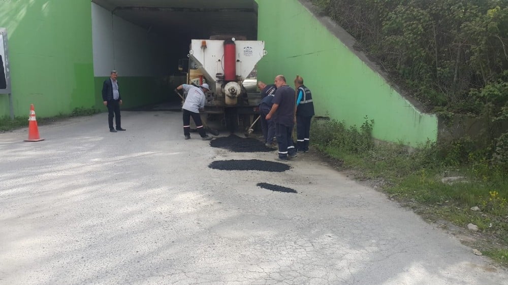 Sapanca’da 170 ton asfalt yama çalışması 