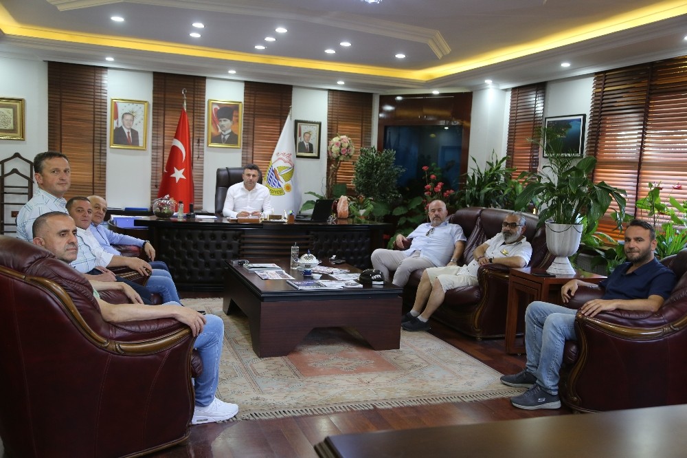 Sapancaspor’dan Başkan Özen’e ziyaret 