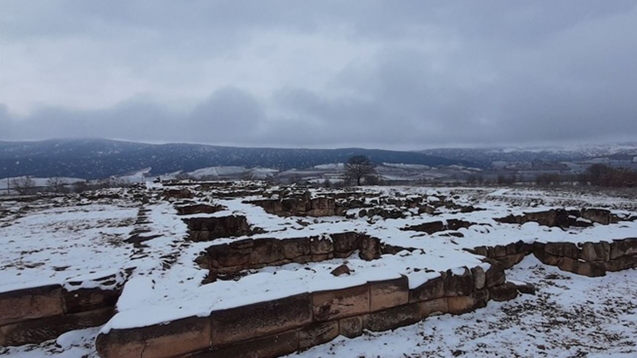 Şapinuva Antik Kenti beyaz örtüyle kaplandı