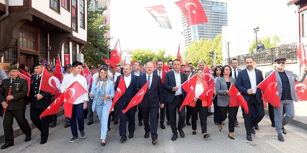 Şapka İnkilabı, Ak Parti'nin içindeki AKP'liler ve CHP’nin düzenlediği etkinlikle kutlandı