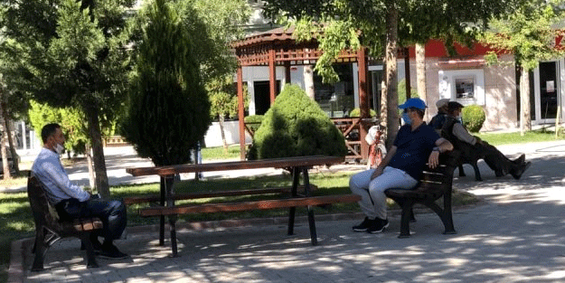 Şapka ve gözlük takıp denetime çıktı, kimse tanıyamadı