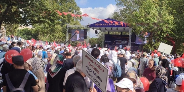 'Sapkın LGBT'ye karşı aileler görevini yaptı, sıra devlette!'