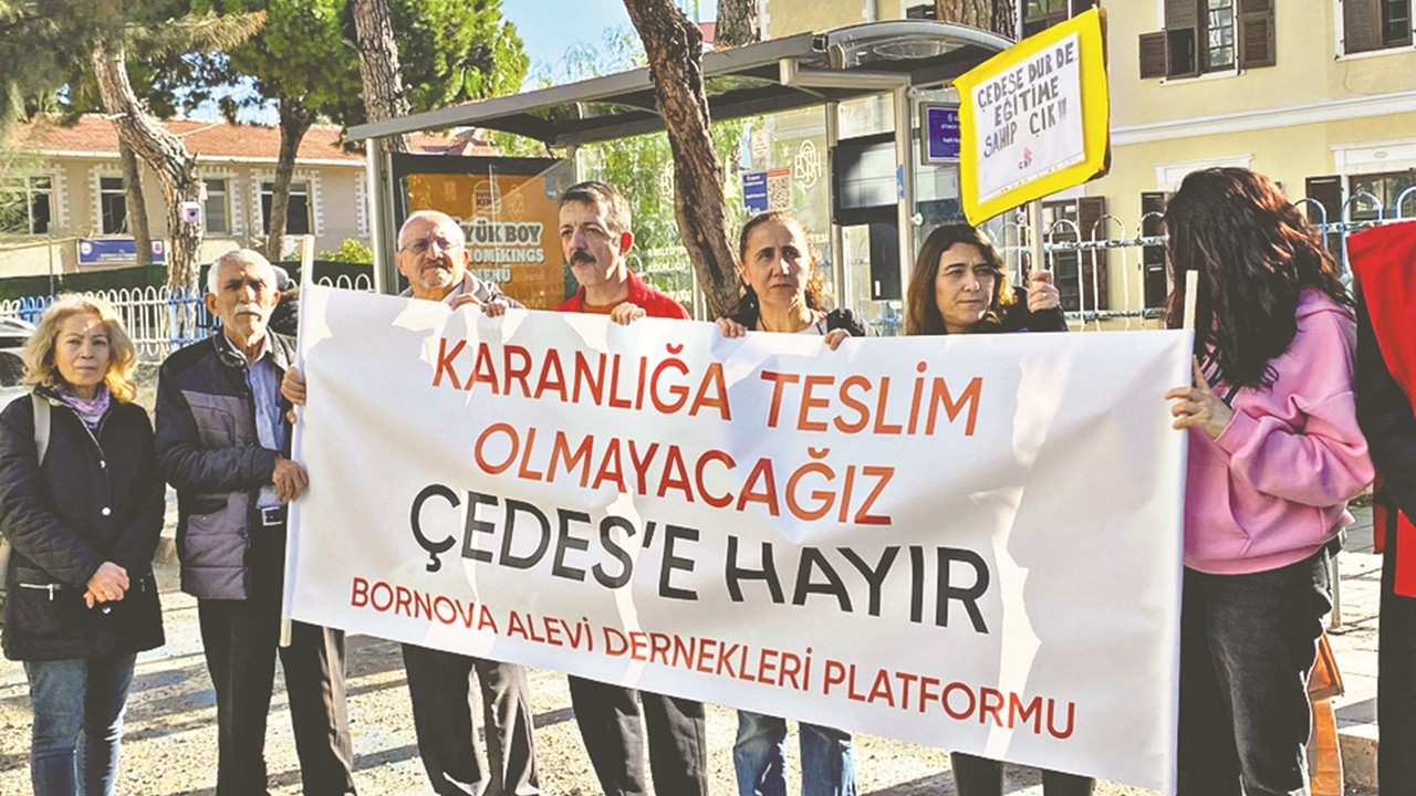 Sapkınların hamisi ve seküler yobazlar laiklik krizinde! Nefretin nöbeti