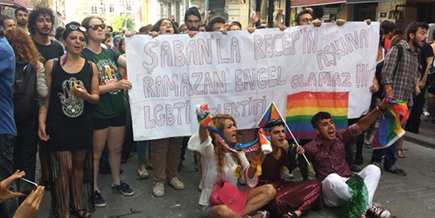 Sapkınların skandal Ramazan pankartına dava!