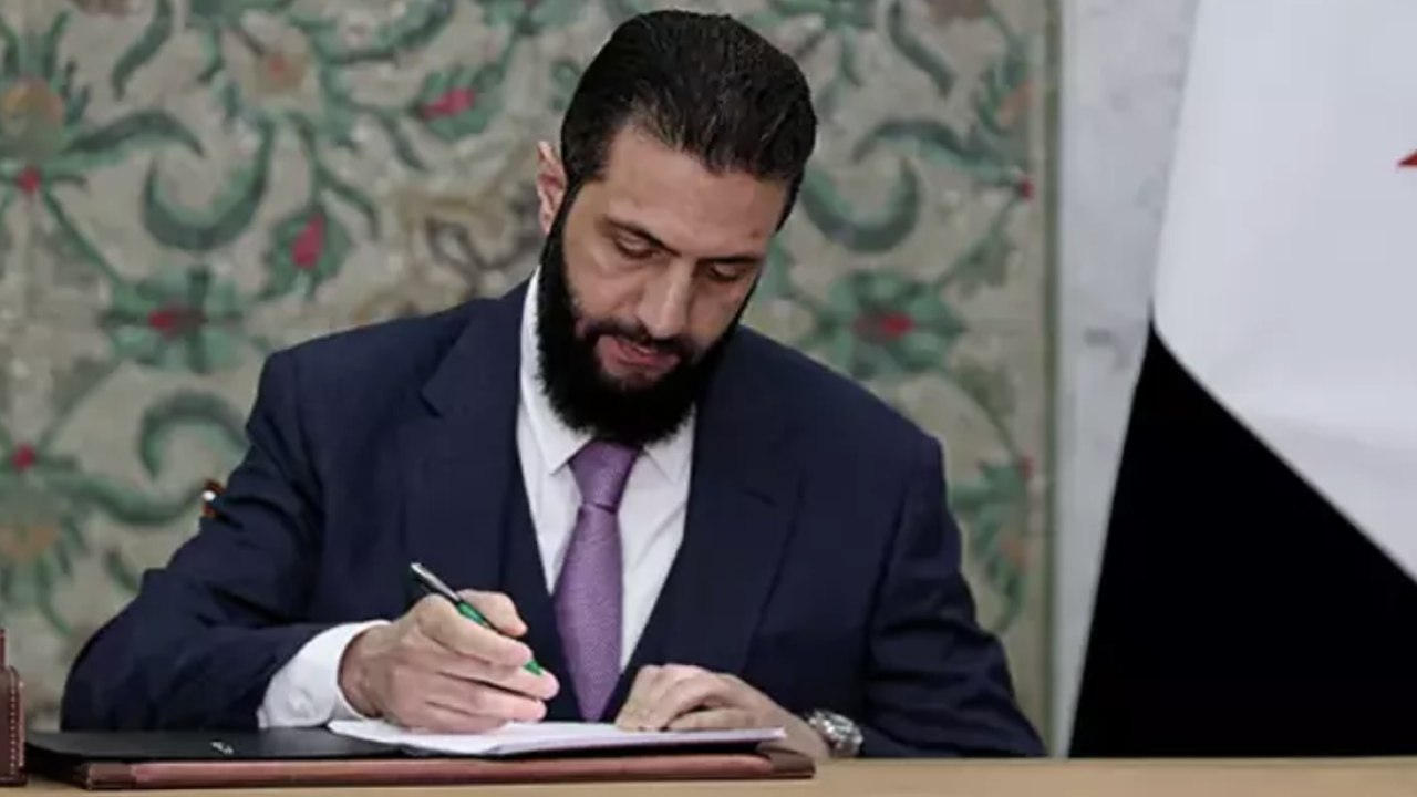 Şara, Suriyeli Kürtlerin insani haklarını teminat altına alan kararnameyi imzaladı