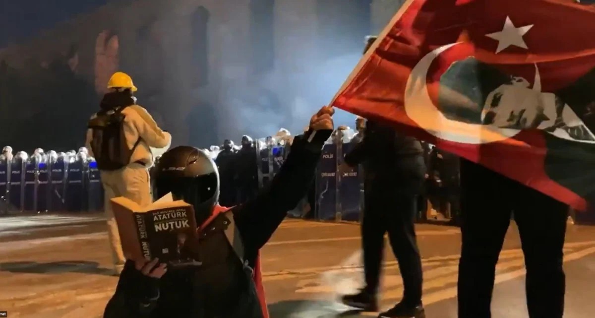 Saraçhane’de Nutuk’la Kemalizm şov!