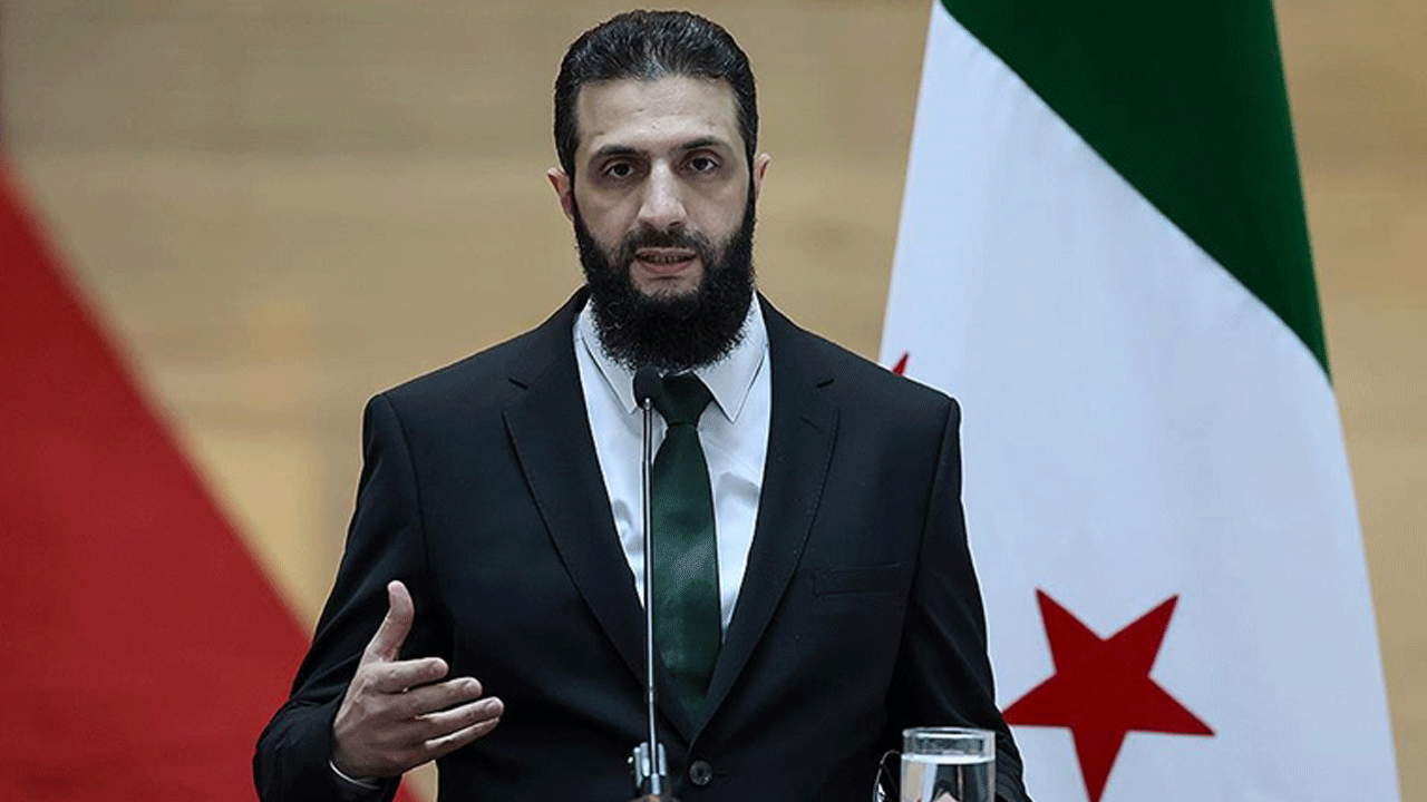 Şara’dan PKK/YPG'nin ‘federasyon’ talebine sert uyarı: Suriye'nin toprak bütünlüğü kırmızı çizgidir, buna yönelik her türlü ihlali Suriye'ye saldırı olarak değerlendiririz