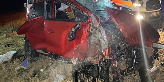 Şarampole devrilen otomobildeki 3 kişi hayatını kaybetti