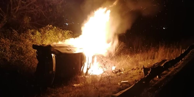 Şarampole yuvarlanan araç cayır cayır yandı