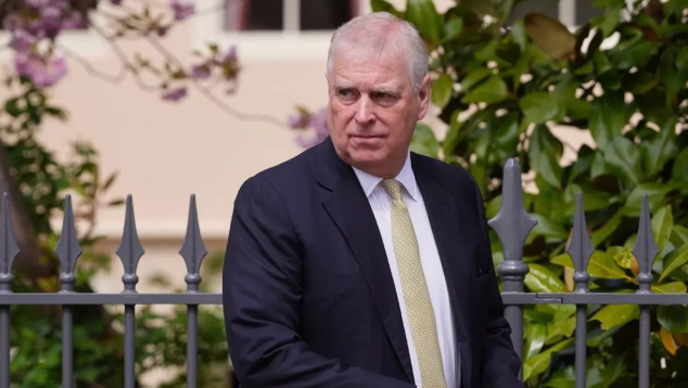 Sarayın utancı paketlendi: Epstein'in suç ortağı sapık Prens Andrew malikaneden atıldı!