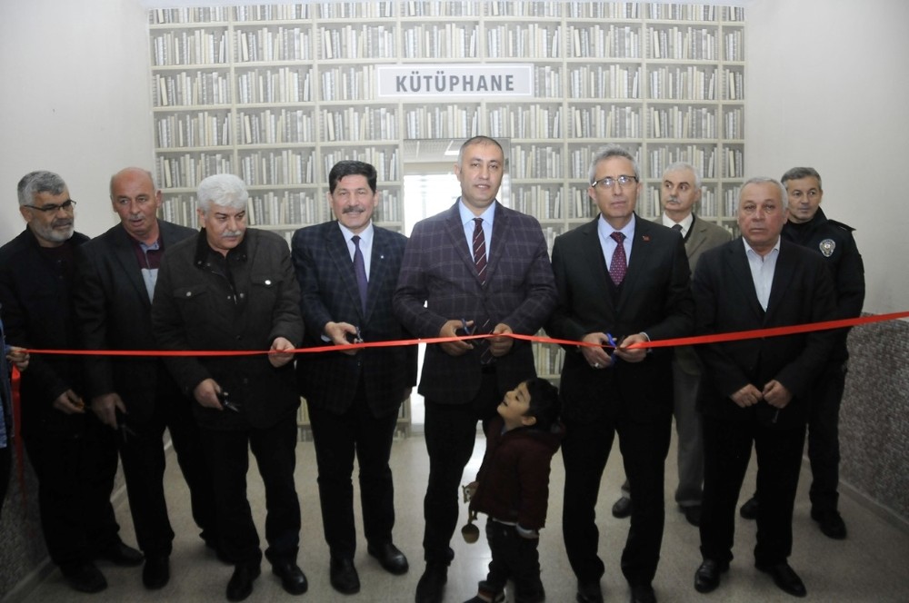 Sarayönü MYO’da modernize edilen kütüphane açıldı 