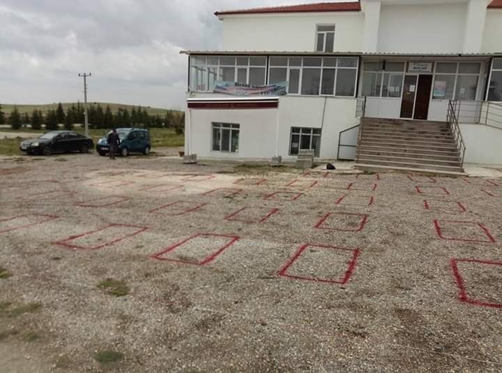 Sarayören Camii’nden örnek Cuma namazı uygulaması 