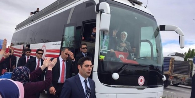 Sare Davutoğlu'ndan dikkat çeken hareket