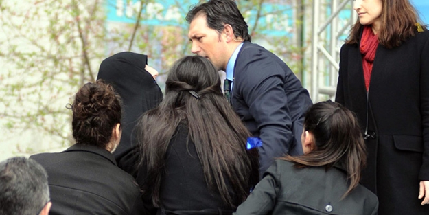 Davutoğlu'nun zor anları! Ne yapacağını bilemedi