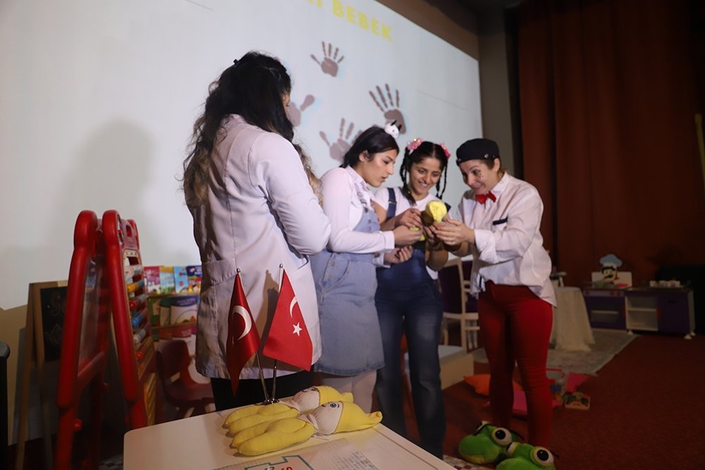 Sarı bebekler gerçek sahipleriyle buluştu 