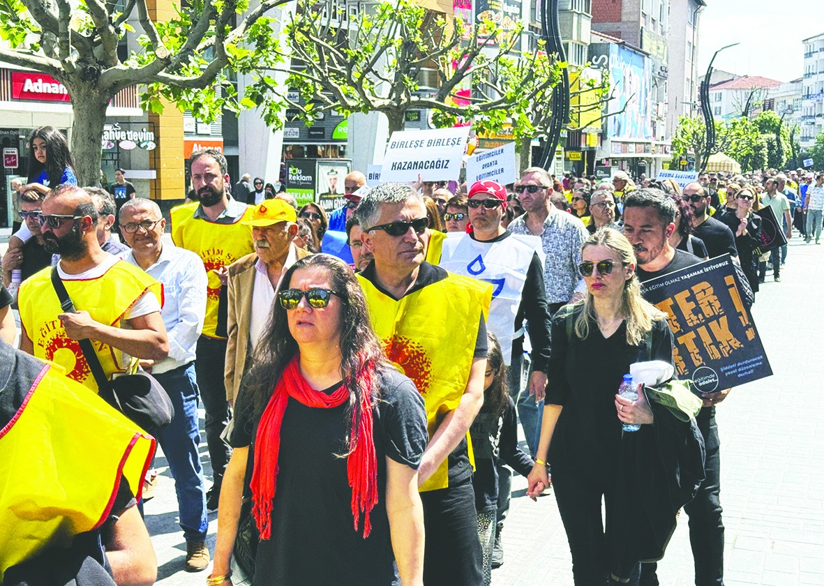 Sarı sendikaların sancısı müfredat