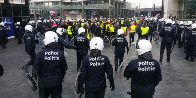 'Sarı Yelekliler' rüzgarı Avrupa'yı yeniden sarıyor! Belçika'da ikinci dalga!