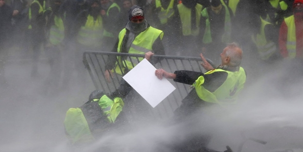 'Sarı yelekliler'in protestosu AB Başkenti'ne sıçradı