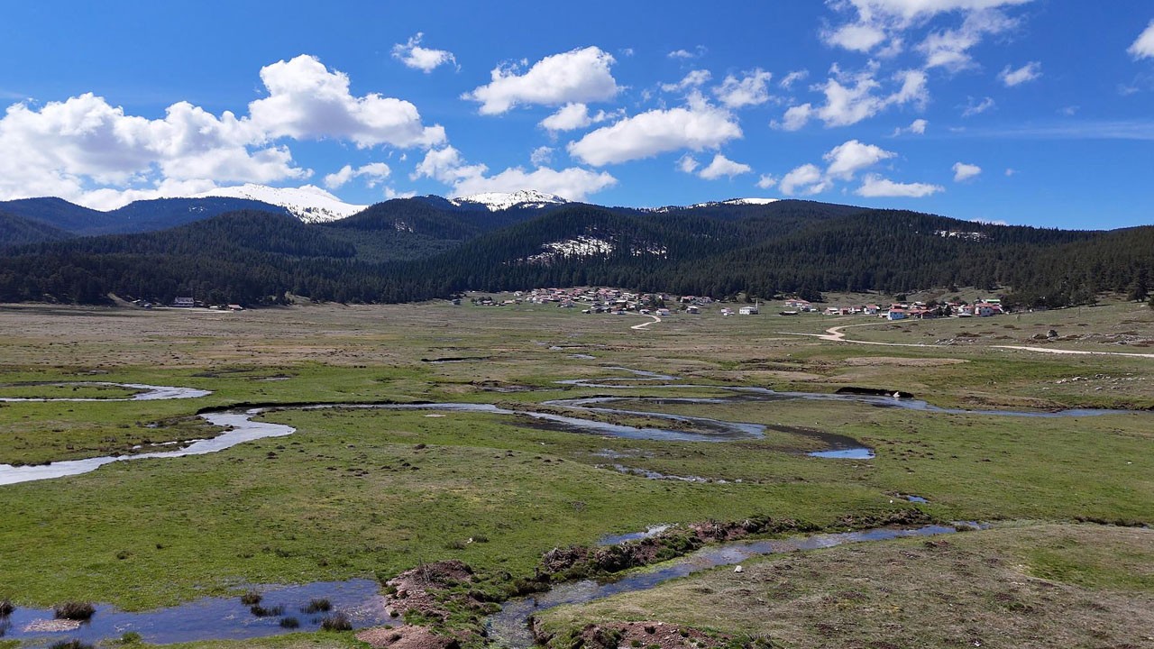 Sarıalan Yaylası’nda büyüleyen manzara!
