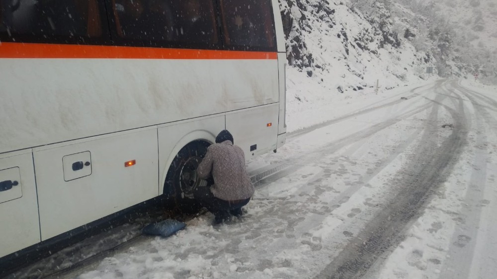 Sarıcakaya ve Mihalgazi yolunda kontrollü geçiş sağlanıyor 