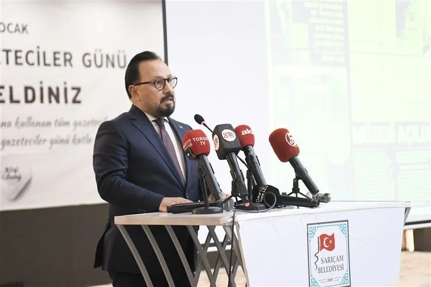 Sarıçam Belediye Başkanı Bilal Uludağ'dan gazeteciler onuruna yemek