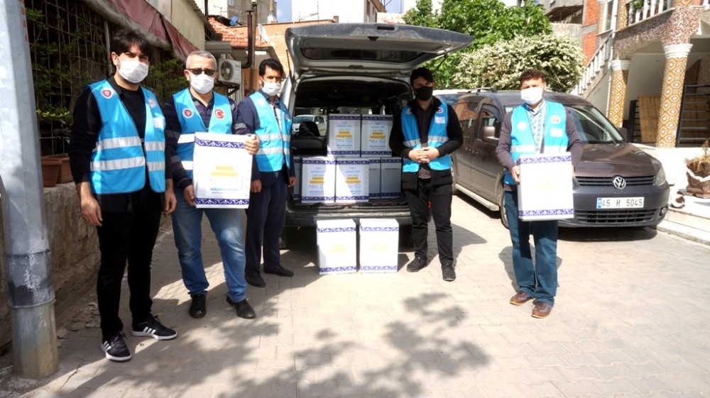 Sarıgöl Diyanet Vakfı’ndan gıda yardımı 