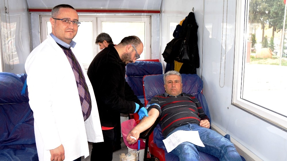 Sarıgöl’de iki günde 100 ünite kan toplandı 