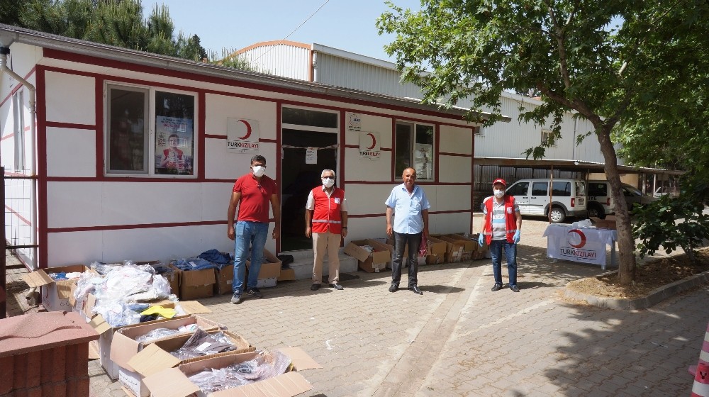 Sarıgöl’de Kızılay ihtiyaç sahibi ailelerin yüzünü güldürdü 