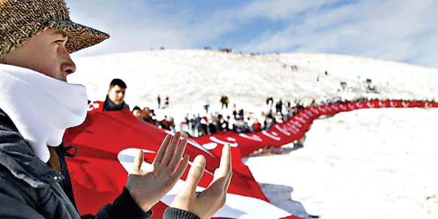 Sarıkamış Şehitleri rahmetle anılıyor