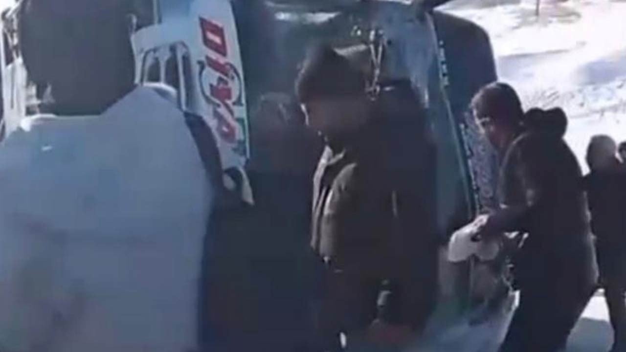 Sarıkamış şehitlerini anacaklardı… Feci kaza! 17 yaralı var