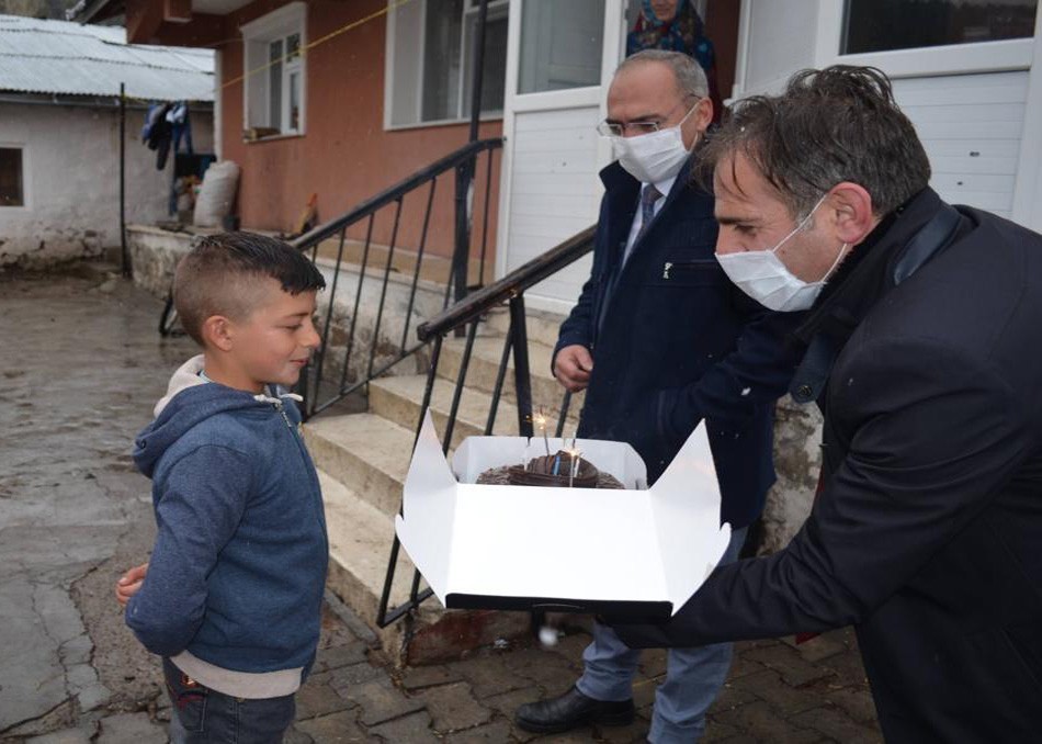 Sarıkamış’ta “23 Nisan” ve “doğum günü” sürprizi 