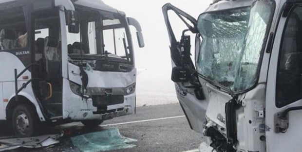 Sarıkamış’ta 6 araç birbirine girdi: 20 yaralı