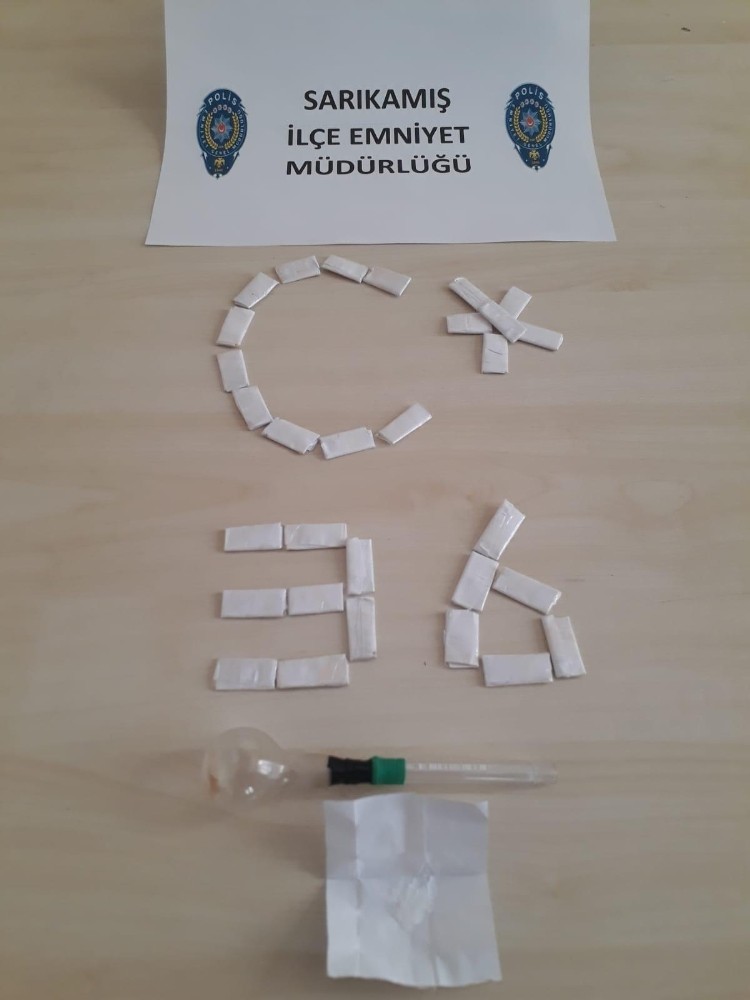 Sarıkamış’ta uyuşturucuyu küp şeker şeklinde saklamışlardı 