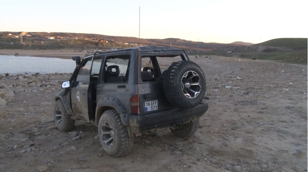 Sarıyer Kısırkaya plajında Off-Road cipi takla attı 